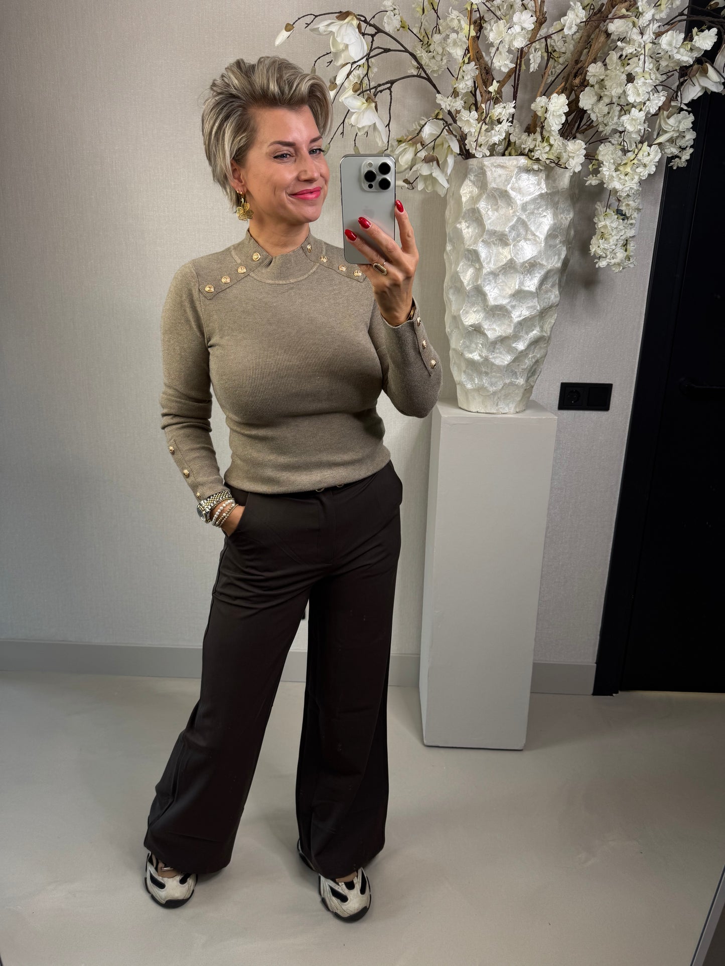 Trui beige gouden knopen