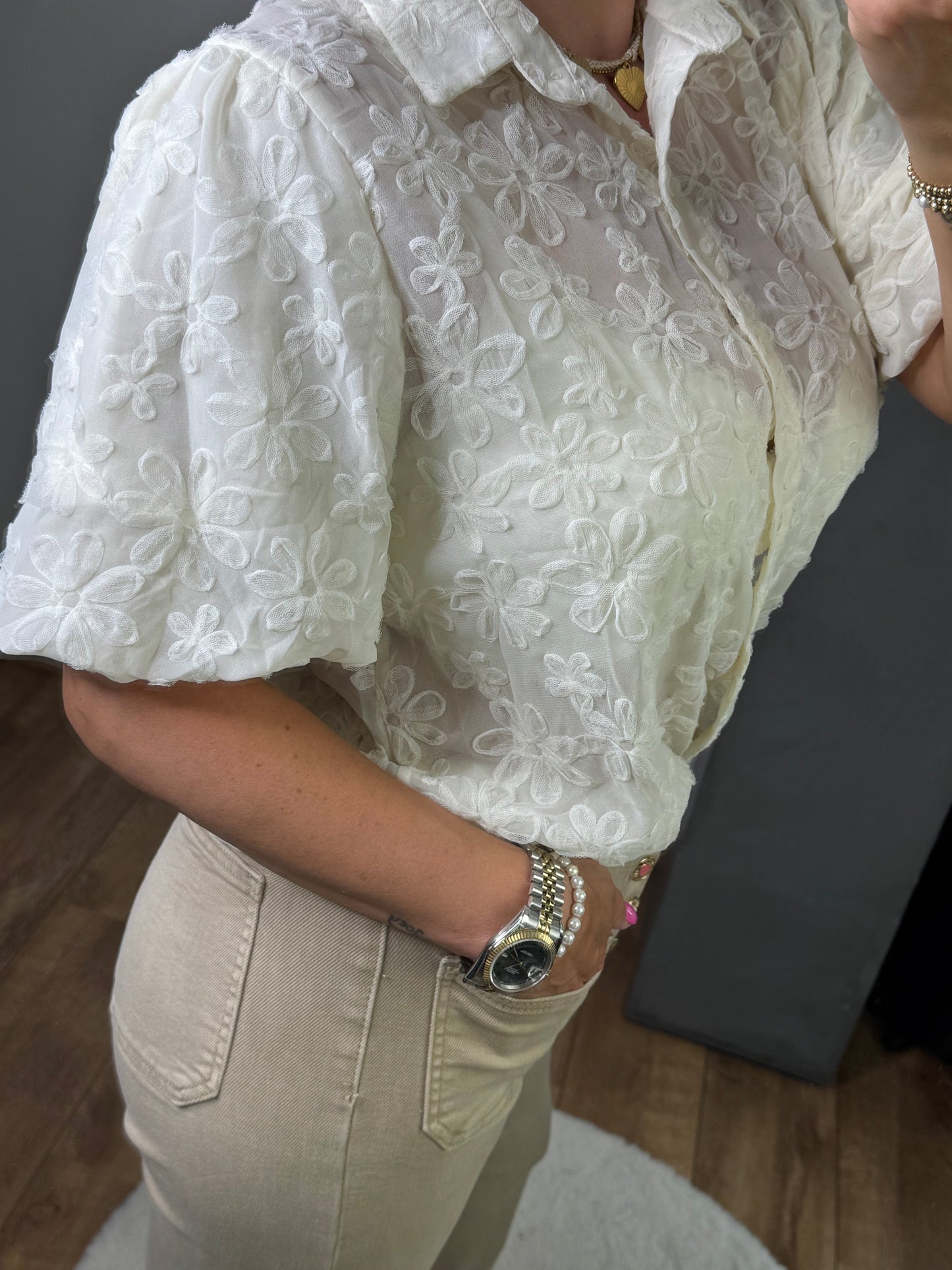 Blouse flower off white