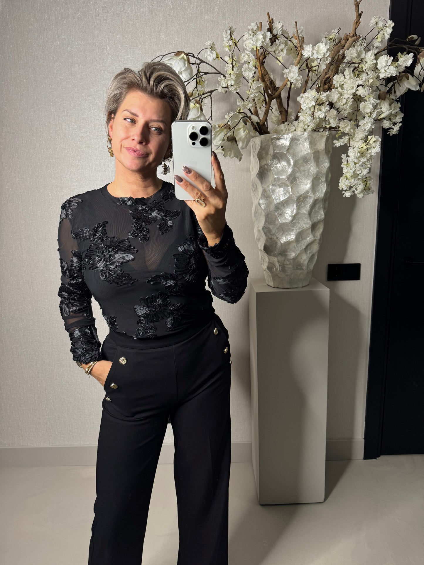 Mesh top flower zwart