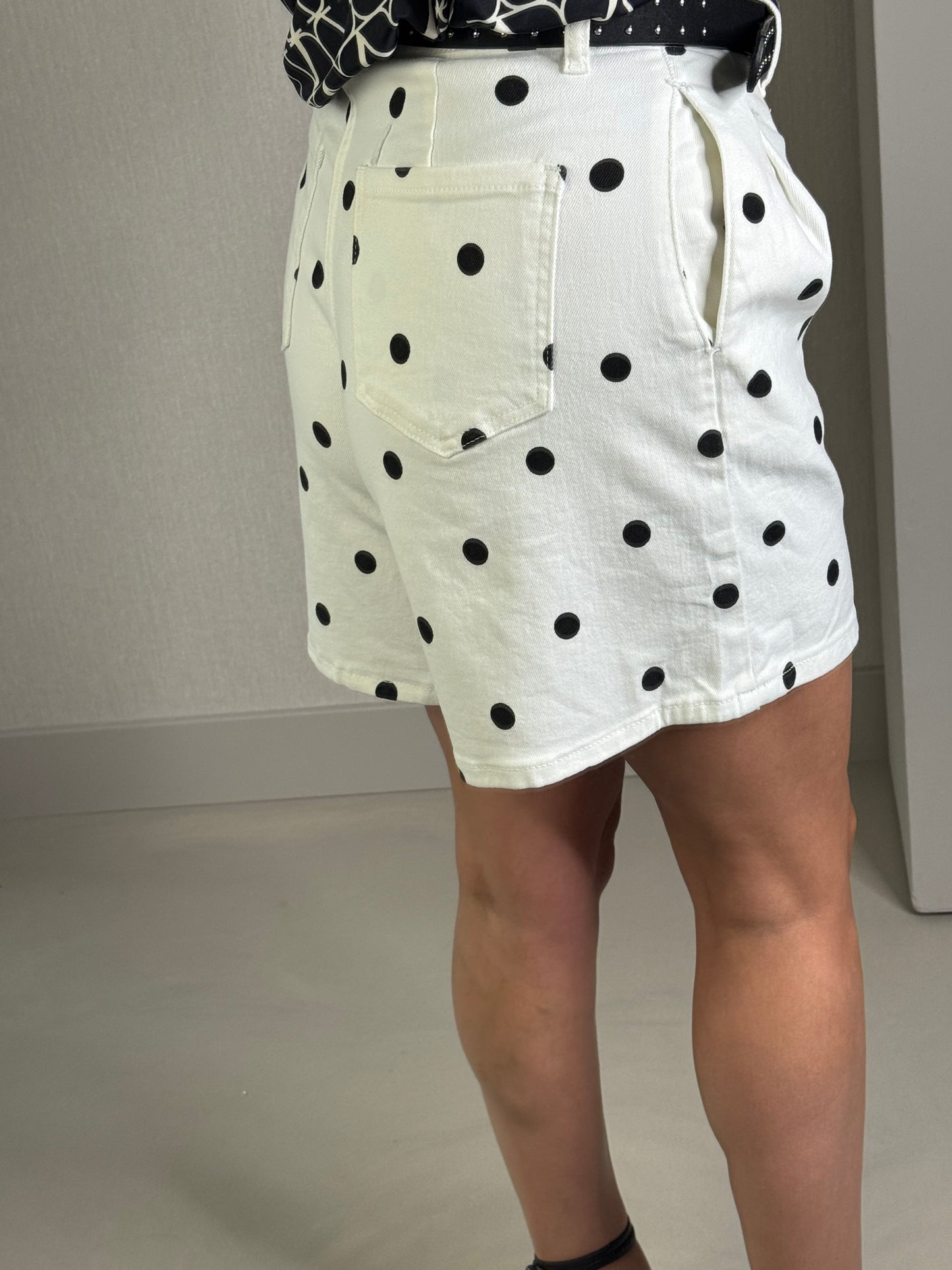Short polka dot