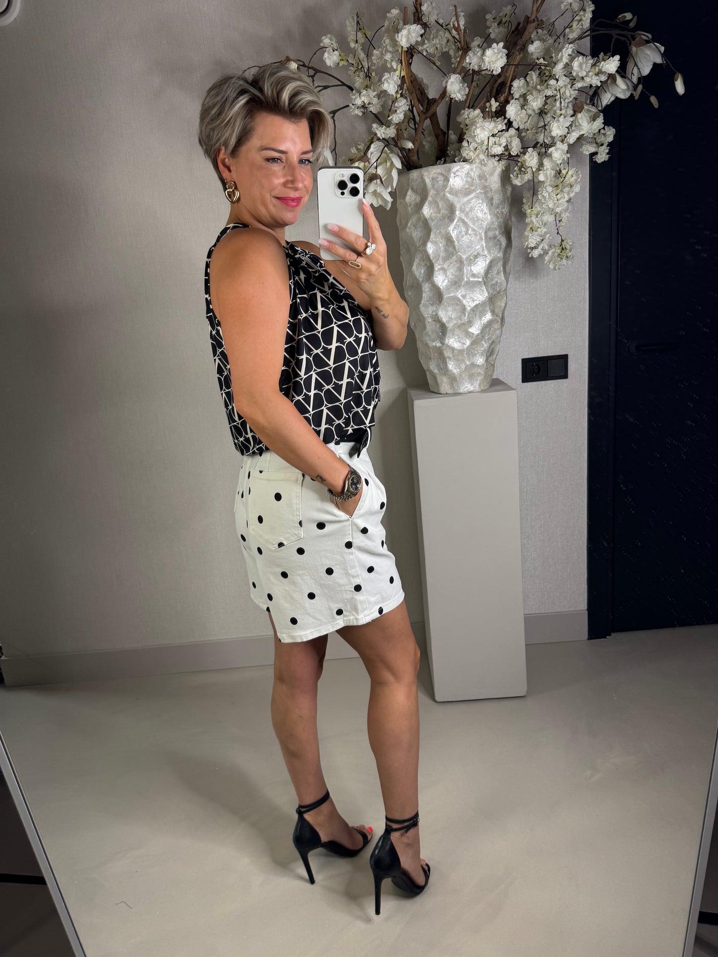 Short polka dot