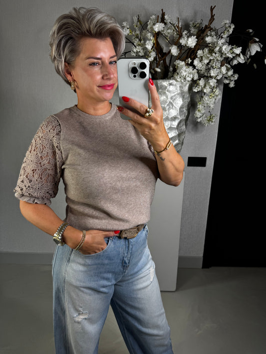 Top taupe kanten mouw