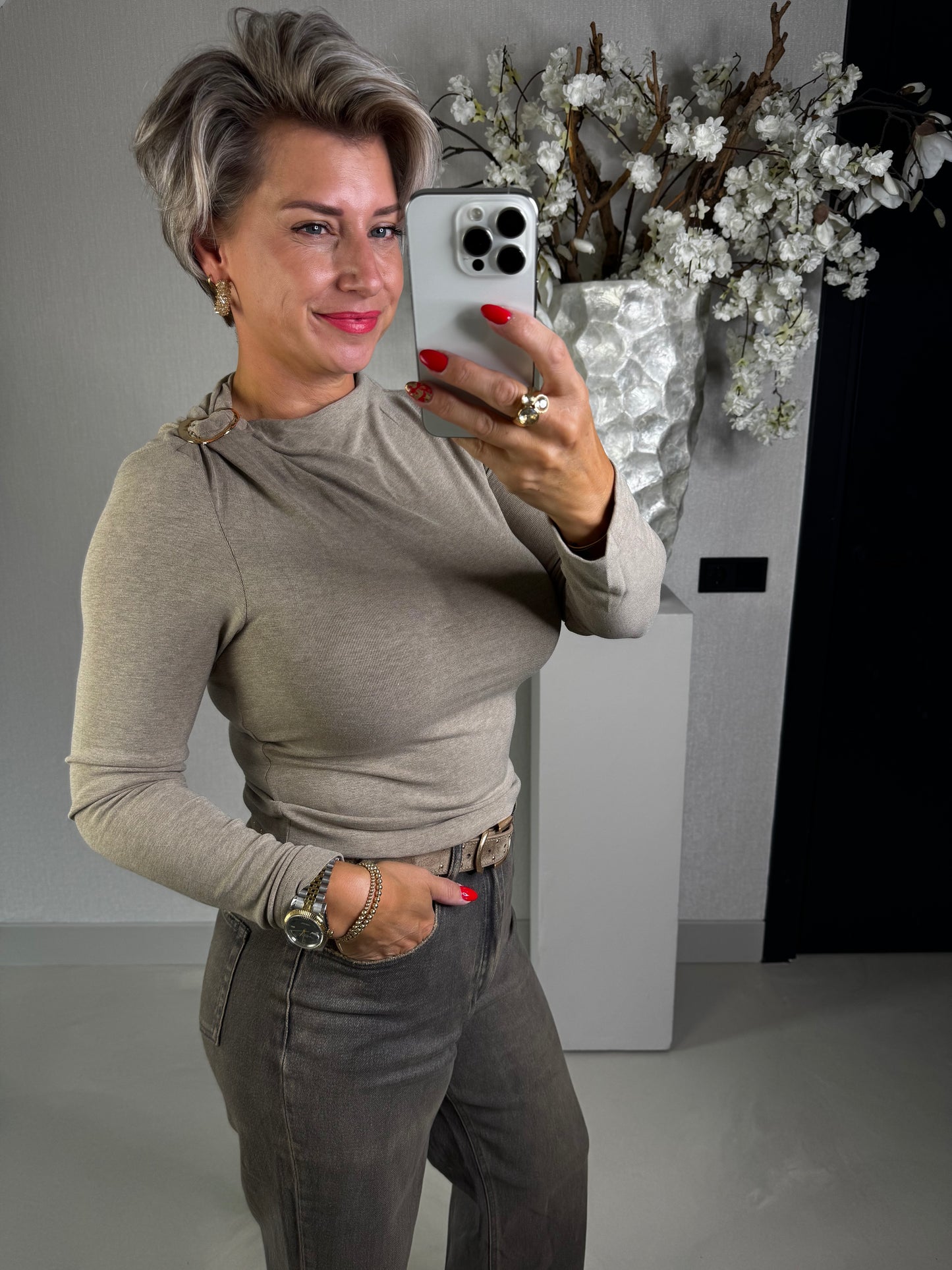 Top taupe gouden gesp