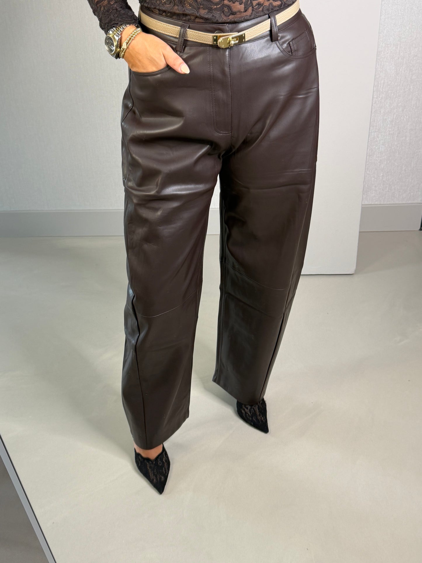 Leather look ballon bruin