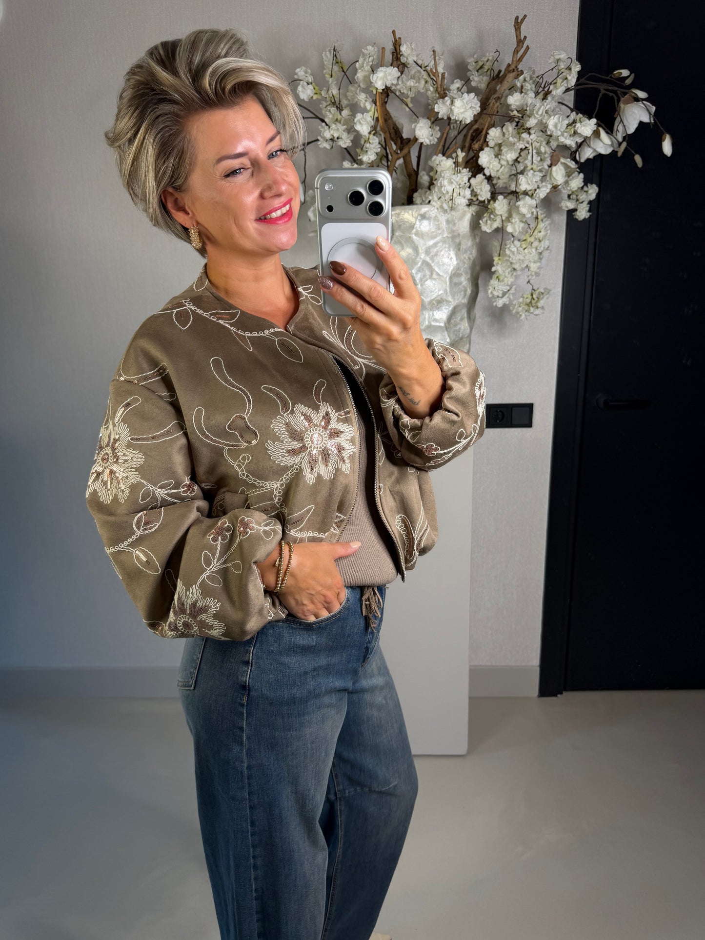 Bomber jasje geborduurd taupe