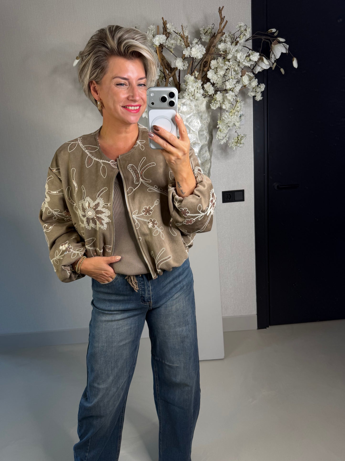Bomber jasje geborduurd taupe