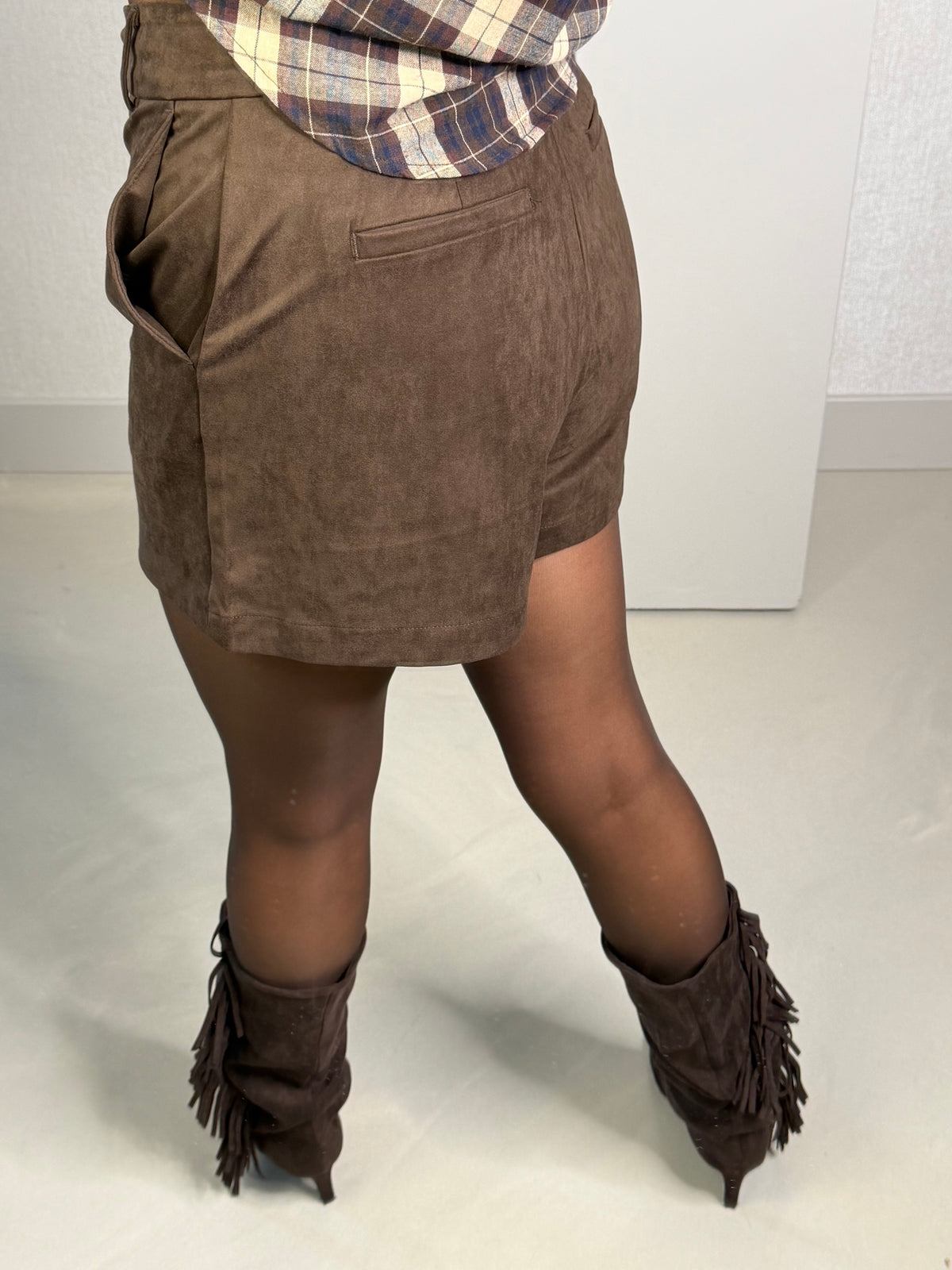 Short suèdine bruin